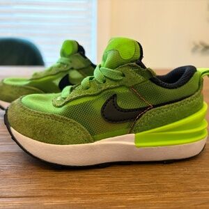 Nike Toddler Sneakers Size 6C Green Black Running Shoes Kids Athletic